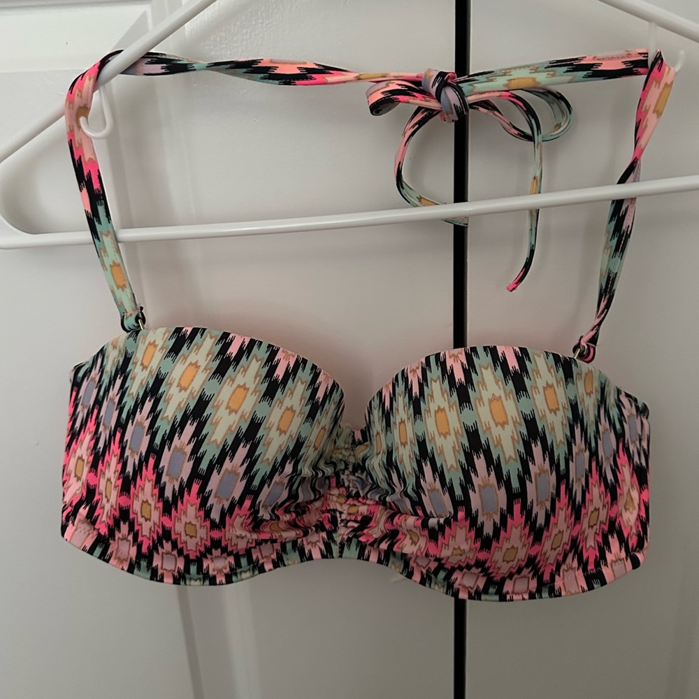 Victoria’s Secret Pattern Bikini Top Size 34D
